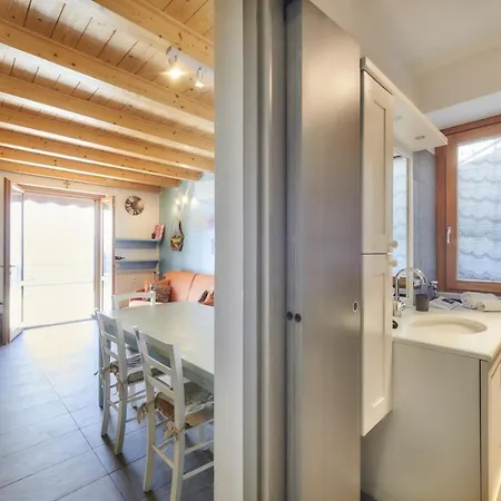 Apartment Sunset App - View Perledo